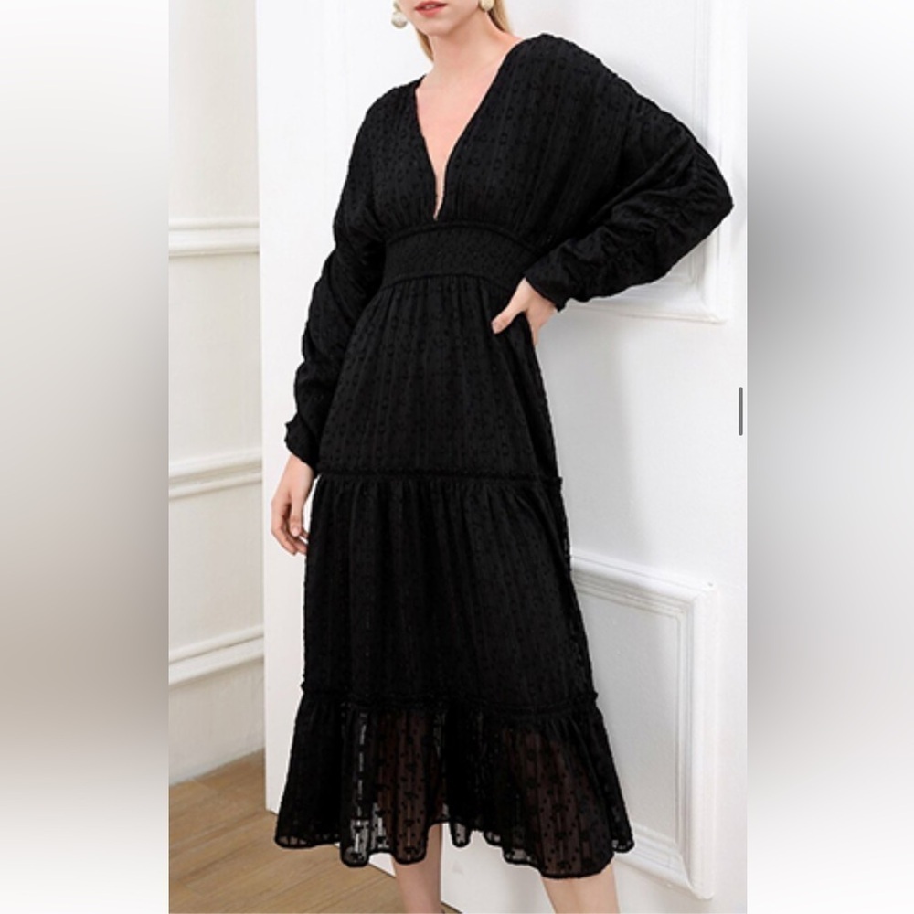 JB by Julie Brown Black Long Sleeve textured tiered Dress